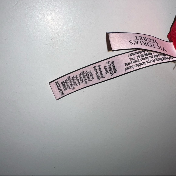 5 Victoria’s Secret Bras size 32DD - Picture 5 of 16